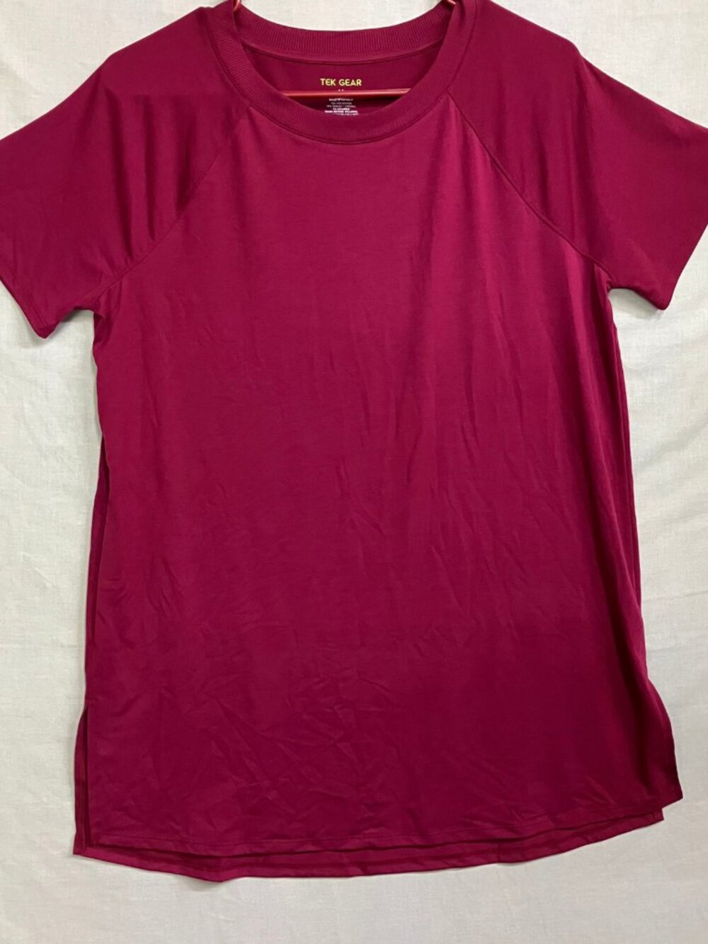 TEK Gear Dry Tee Women's Size Medium Red Crewneck Short sleeves Breathable